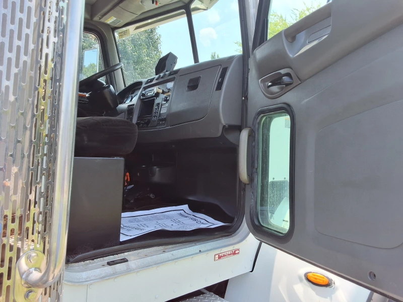 2013 PETERBILT 348