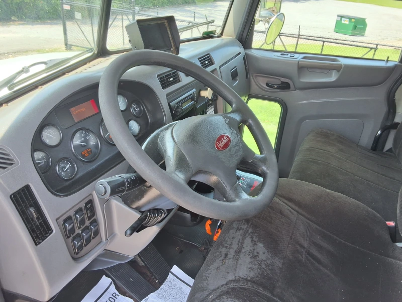 2013 PETERBILT 348