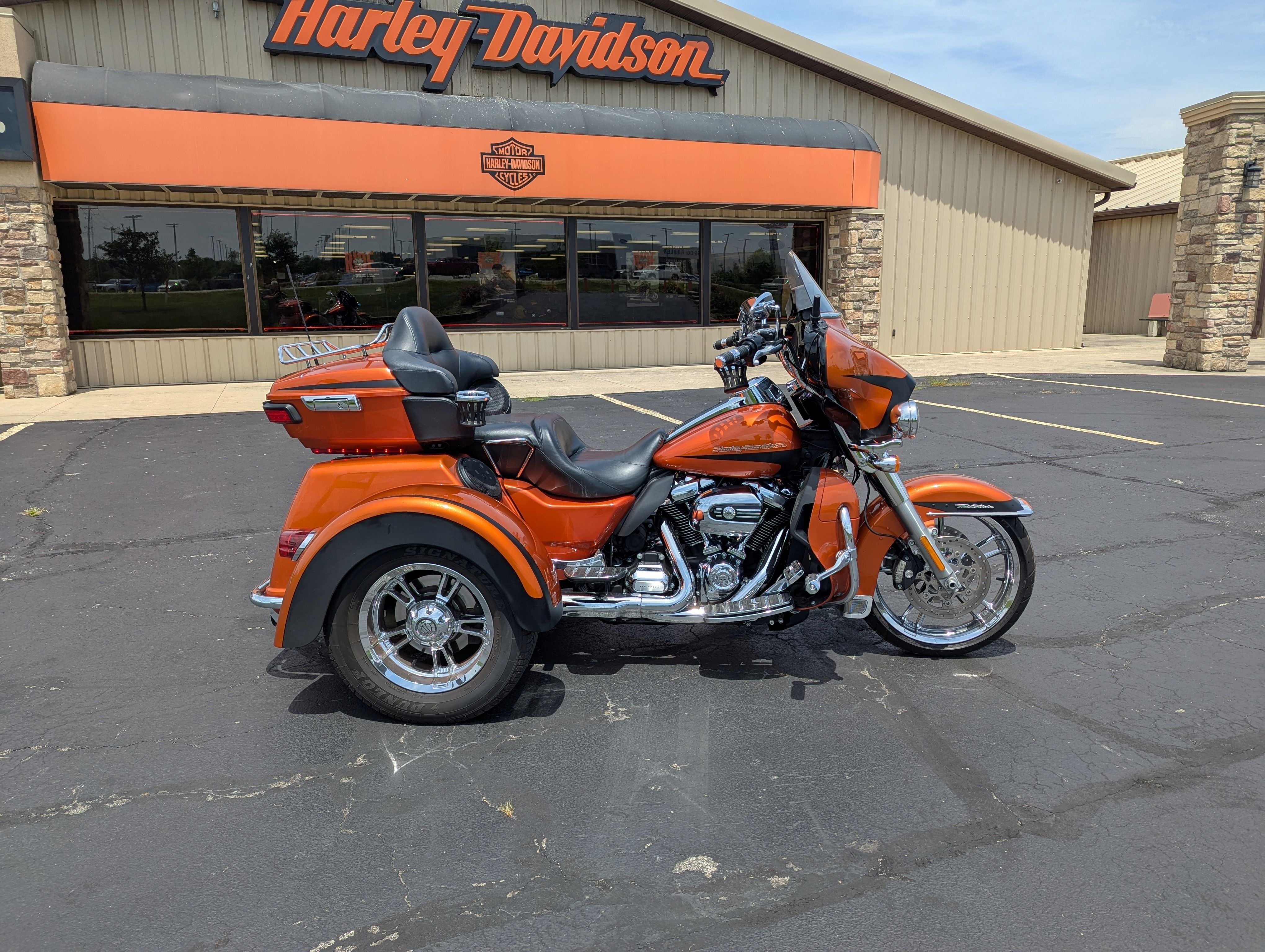2019 Harley-Davidson Tri Glide® Ultra ULTRA CLASSIC in Muncie, IN