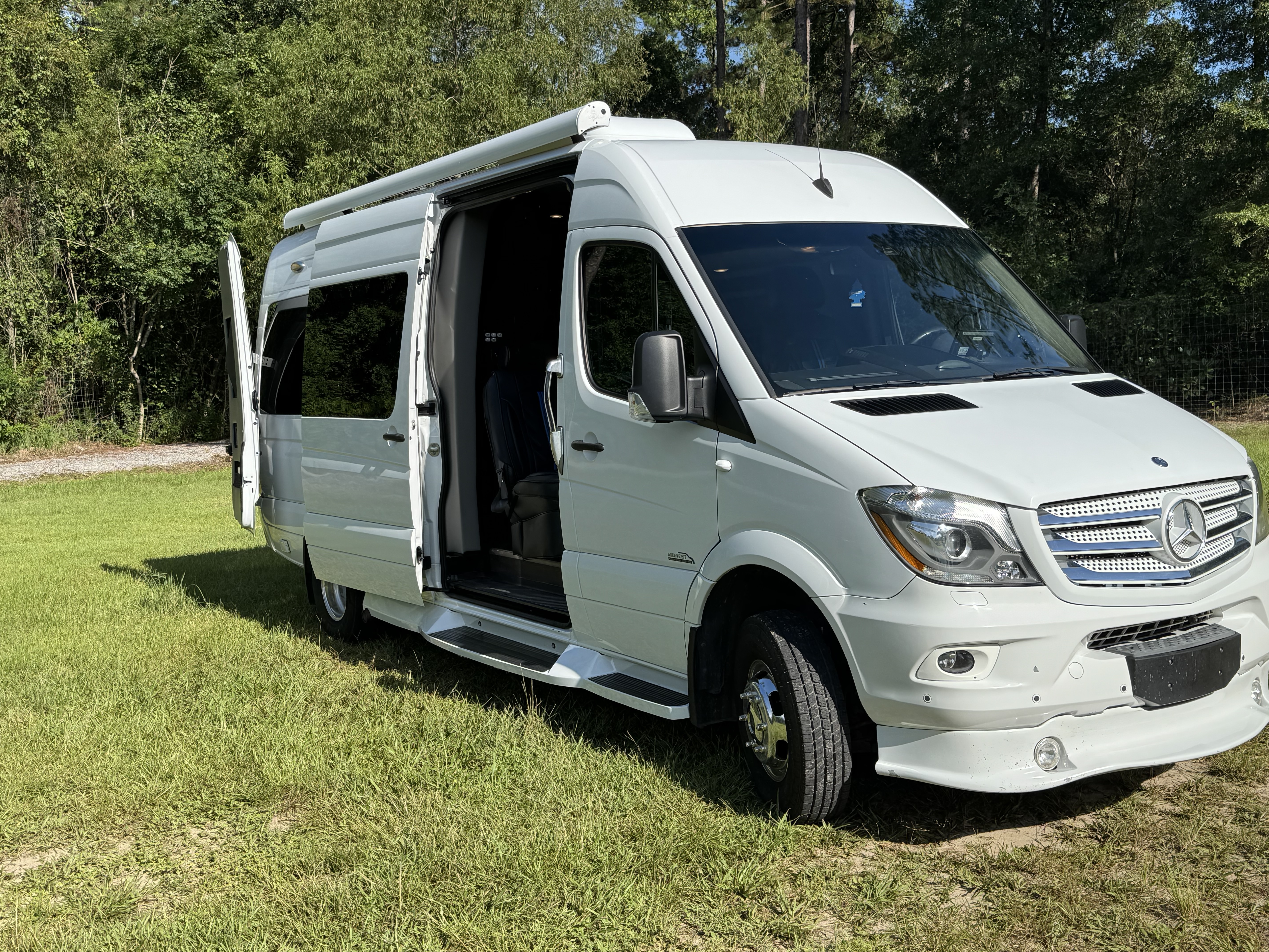 2016 Midwest Automotive Designs WEEKENDER 3500 MD4 RV