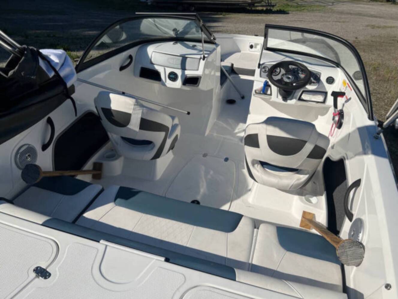 A photo of this 2022 Tahoe 185 S