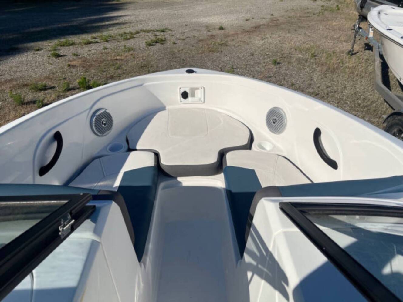 A photo of this 2022 Tahoe 185 S