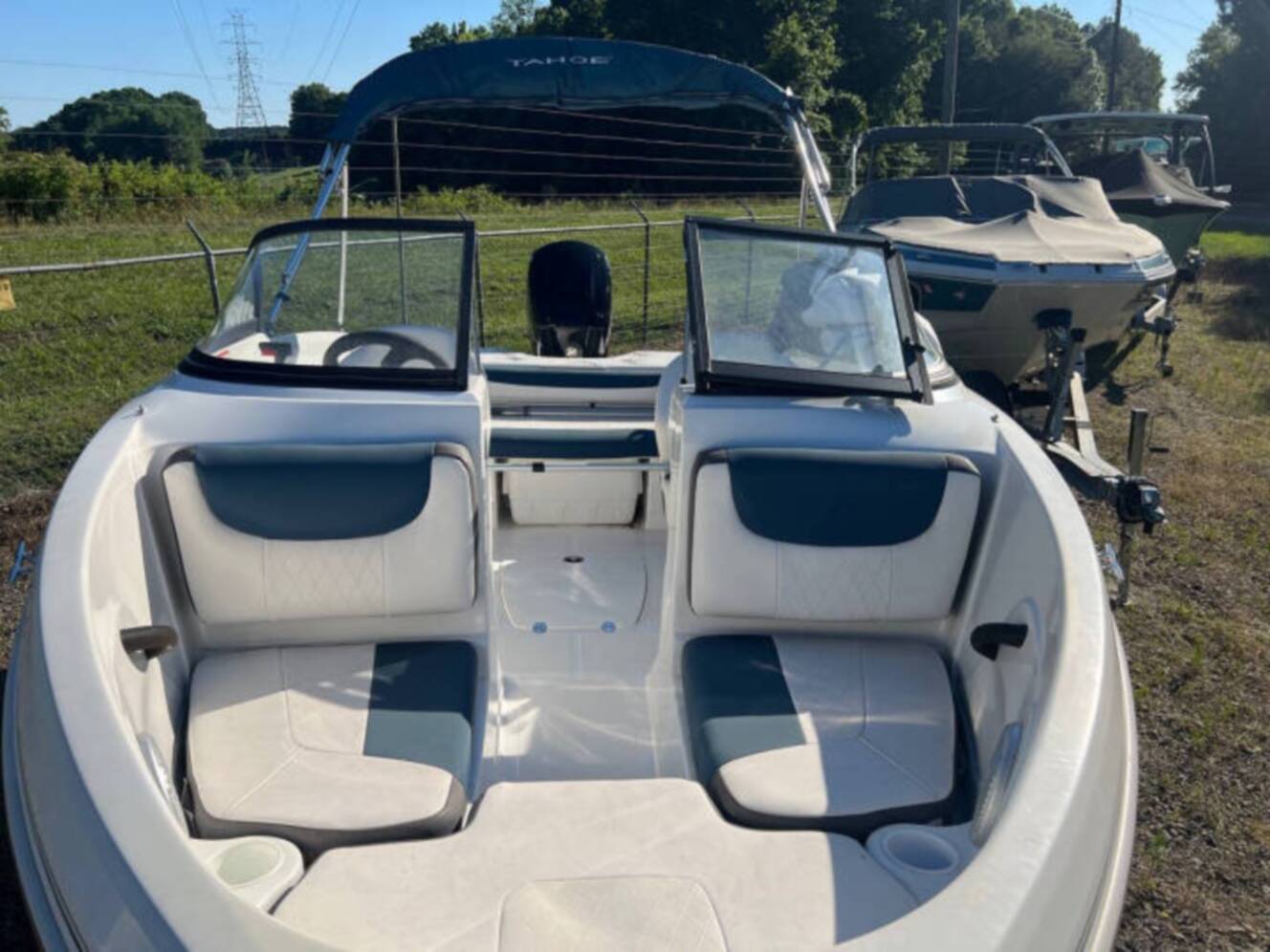 A photo of this 2022 Tahoe 185 S
