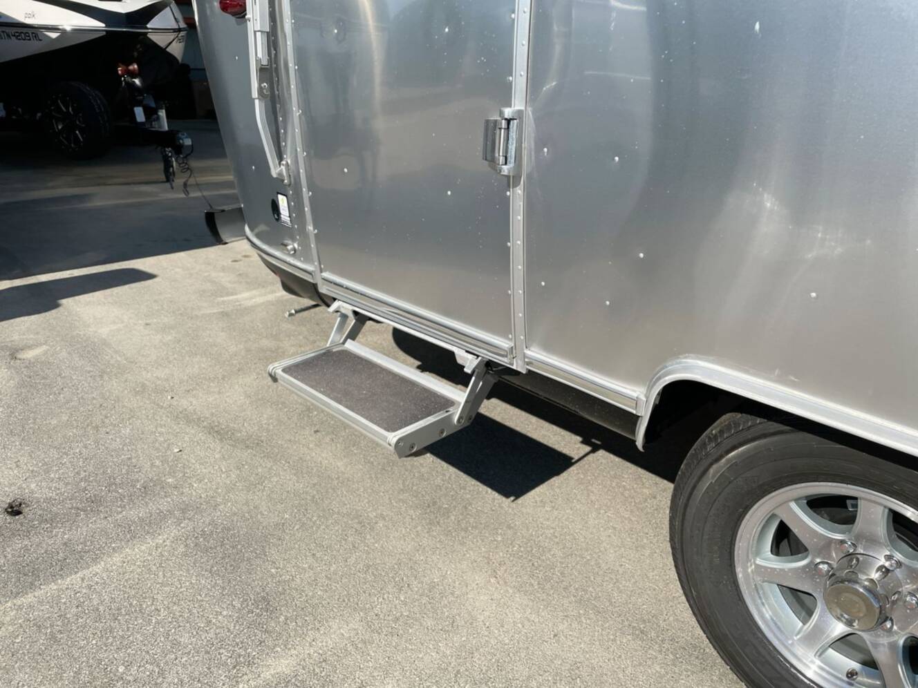 A photo of this 2024 Airstream Flying Cloud 25FB
