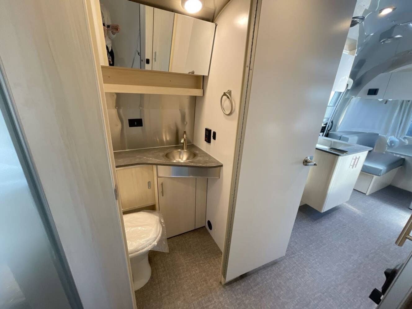 A photo of this 2024 Airstream Flying Cloud 25FB