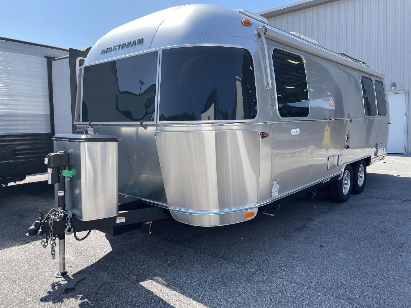 A photo of this 2024 Airstream Flying Cloud 25FB