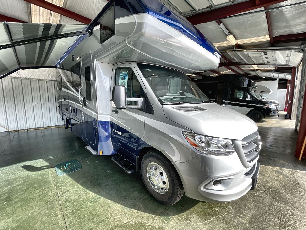 2027 Dynamax Isata 3 24RW RV