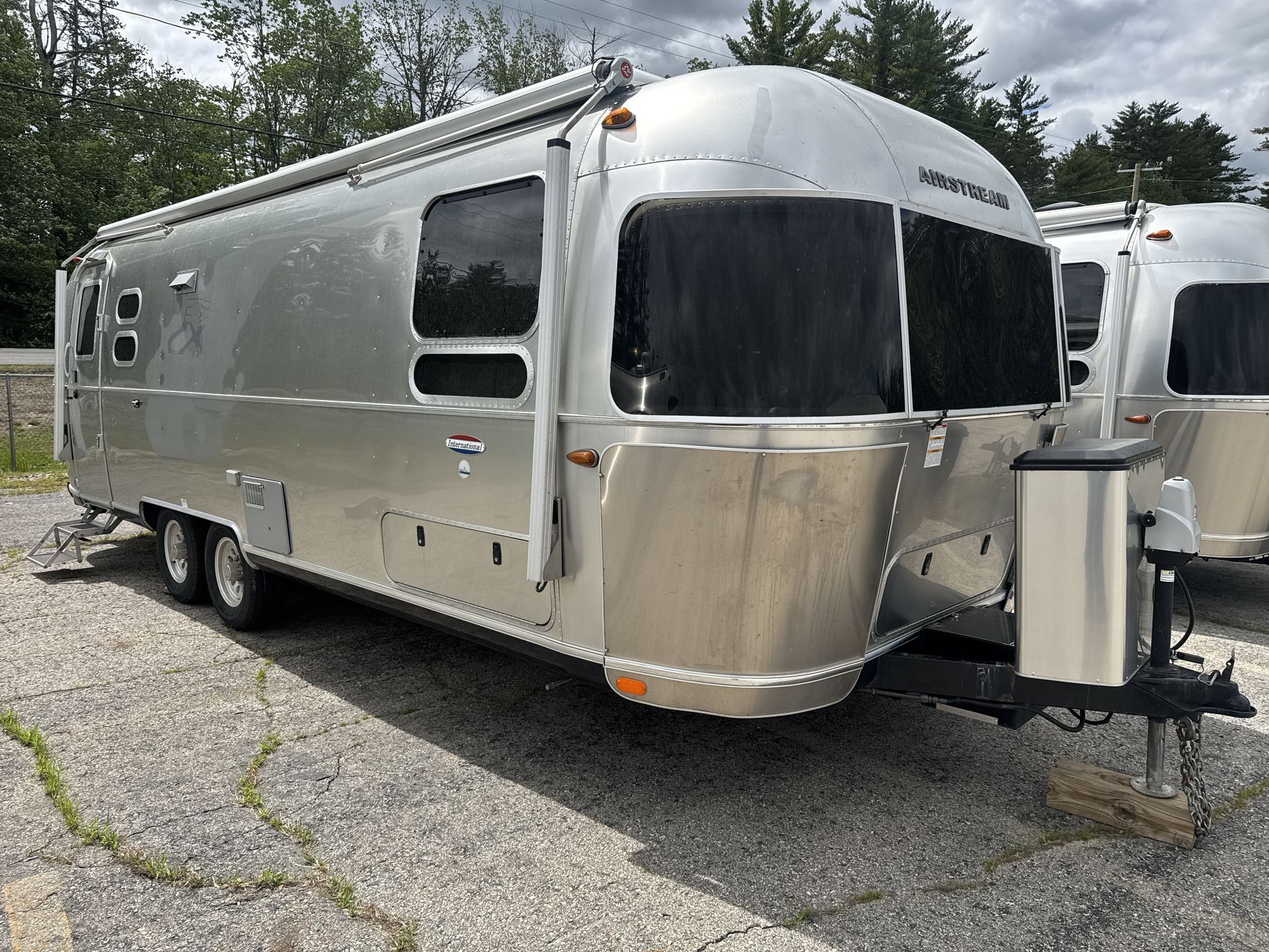 2018 Airstream International Serenity 27FB in lebanon ME