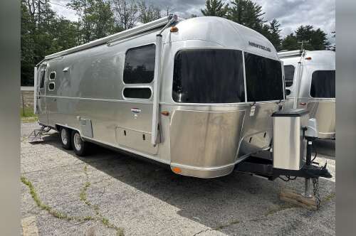 2018 Airstream International Serenity 27FB in lebanon ME