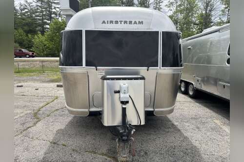 2018 Airstream International Serenity 27FB in lebanon ME