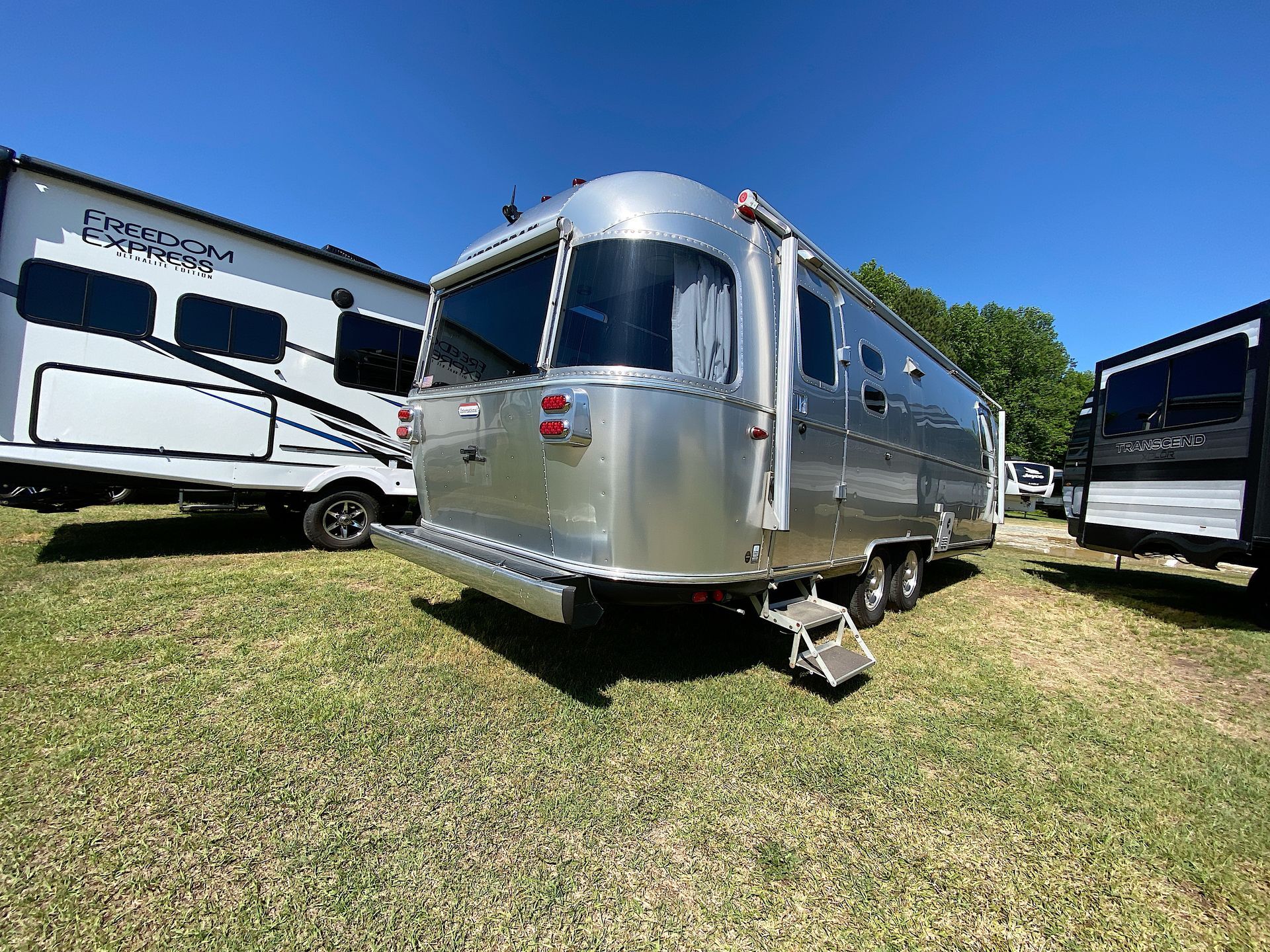2022 Airstream International 27FB in benson NC