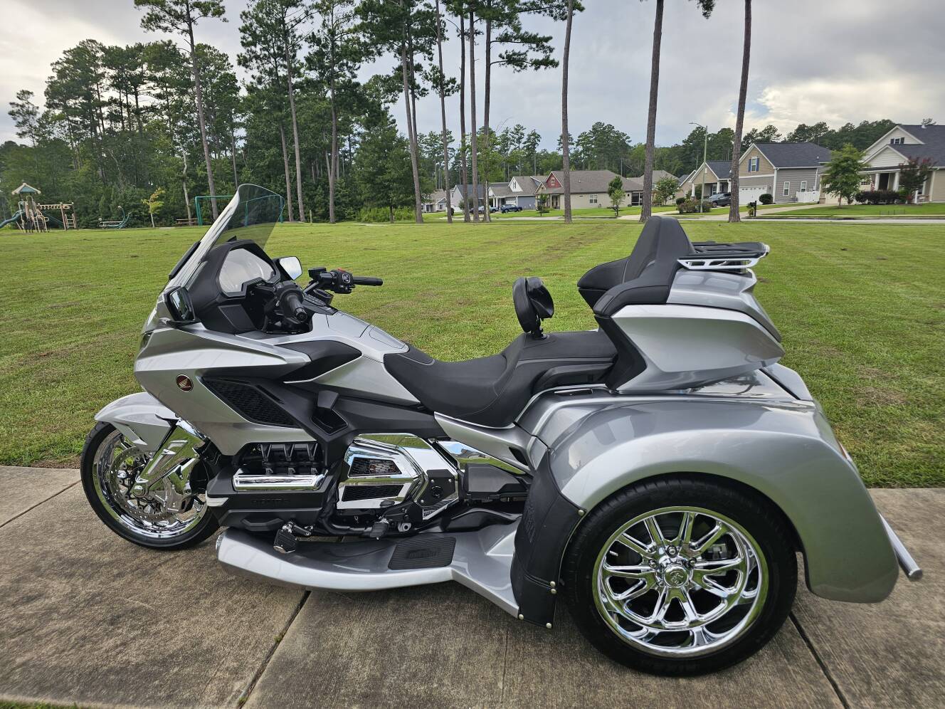 A photo of this 2024 Honda GOLD WING GL1800