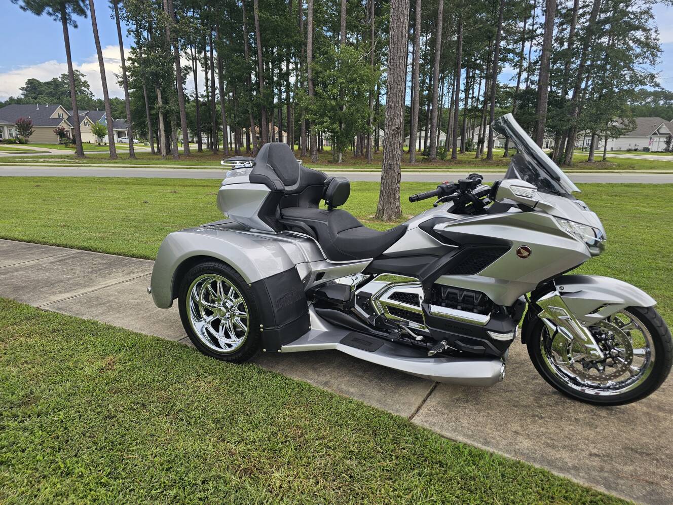 A photo of this 2024 Honda GOLD WING GL1800