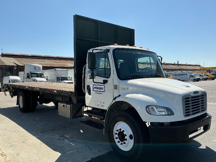 2019 FREIGHTLINER BUSINESS CLASS M2 106 in Montebello, CA