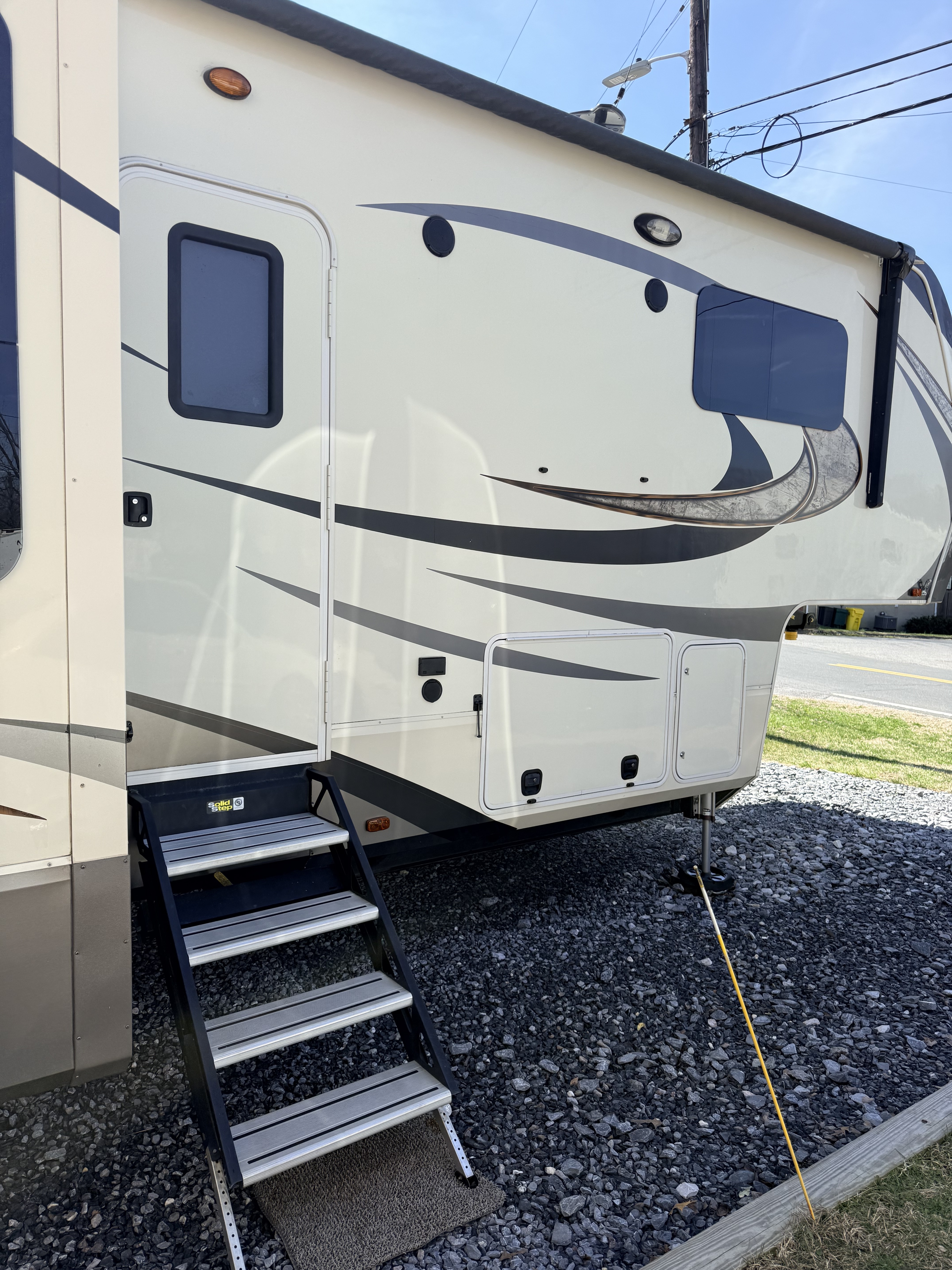 2018 Grand Design SOLITUDE 375RES in pasadena MD
