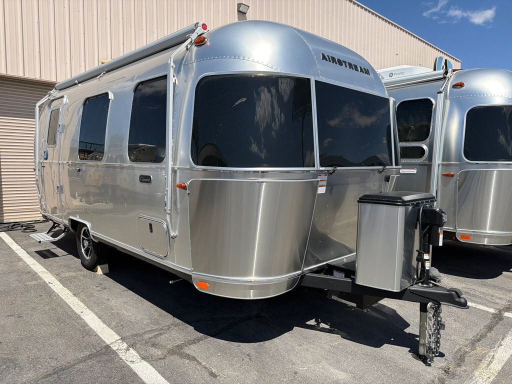 2026 Airstream Caravel ® 22FB RV