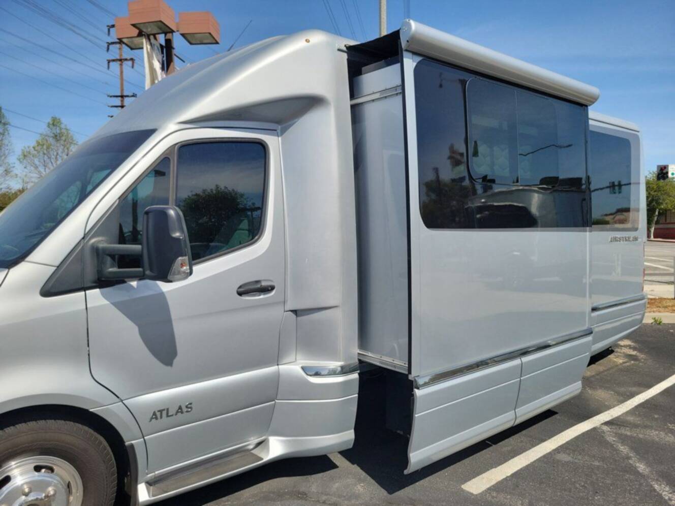 A photo of this 2023 Airstream Atlas E1