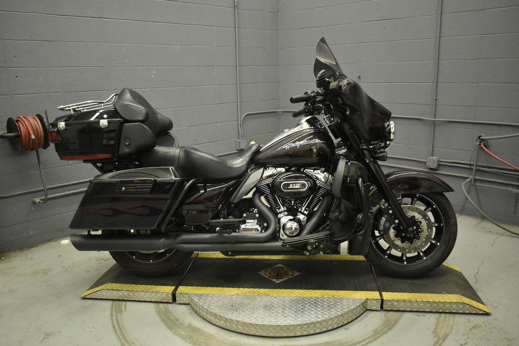 2010 Harley-Davidson® FLHTCUSE5 - CVO Ultra Classic® Electra Glide CVO ULTRA CLASSIC in Great Falls, MT