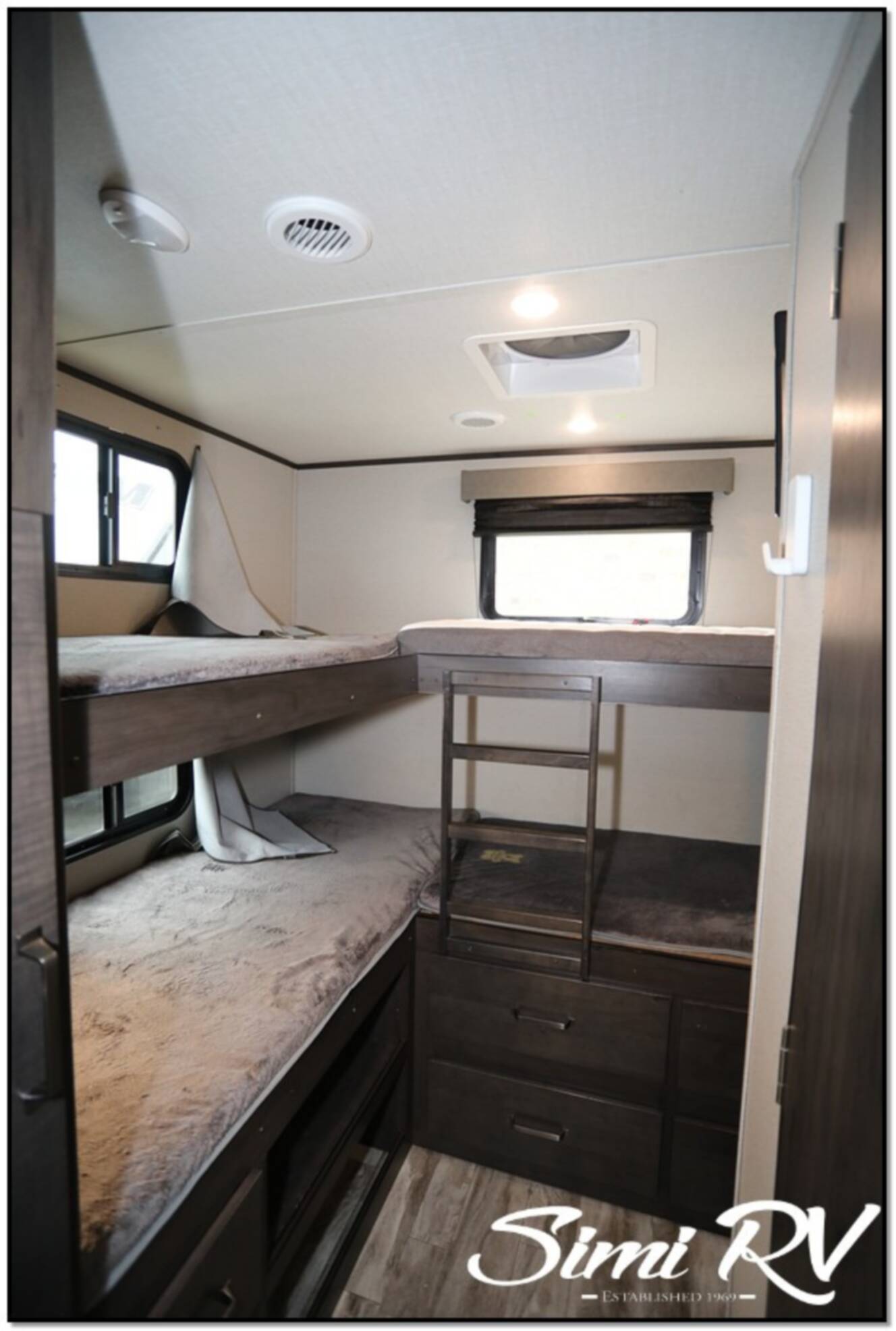 A photo of this 2021 Grand Design Transcend 32BHS