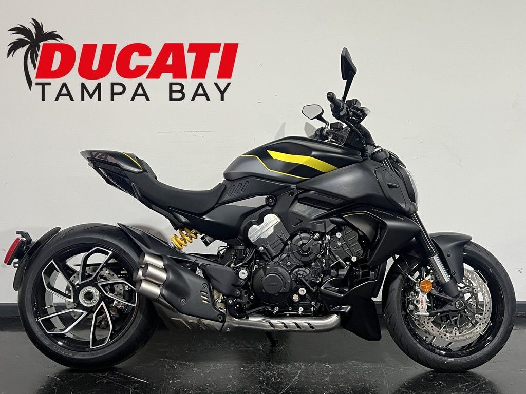2026 Ducati Diavel V4 Black Roadster V4 in Tampa, FL