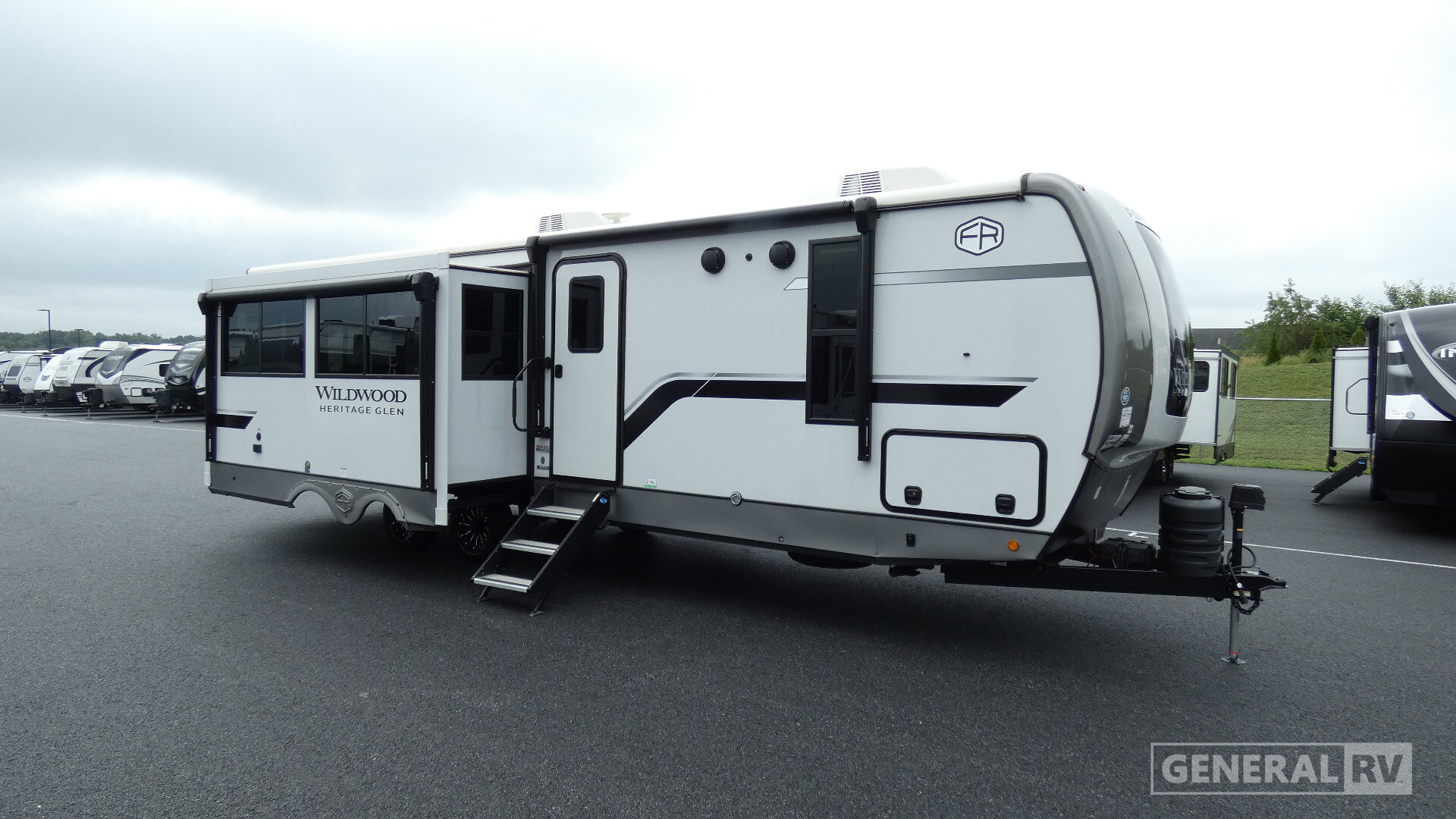 2025 Forest River HERITAGE GLEN 271RL in elizabetown PA