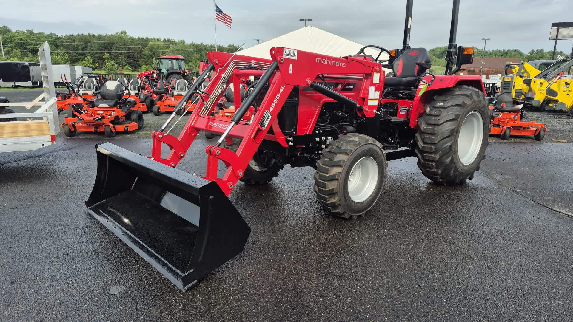 2026 Mahindra 4540 41HP 4WD Gear Compact Utility Tractor w/Loader - N in Chippewa Falls, WI