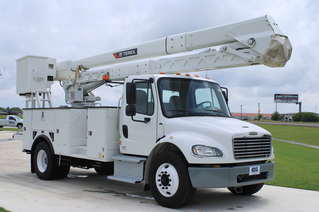 2016 Freightliner M2 / Terex HRX-55 in Bryan, TX