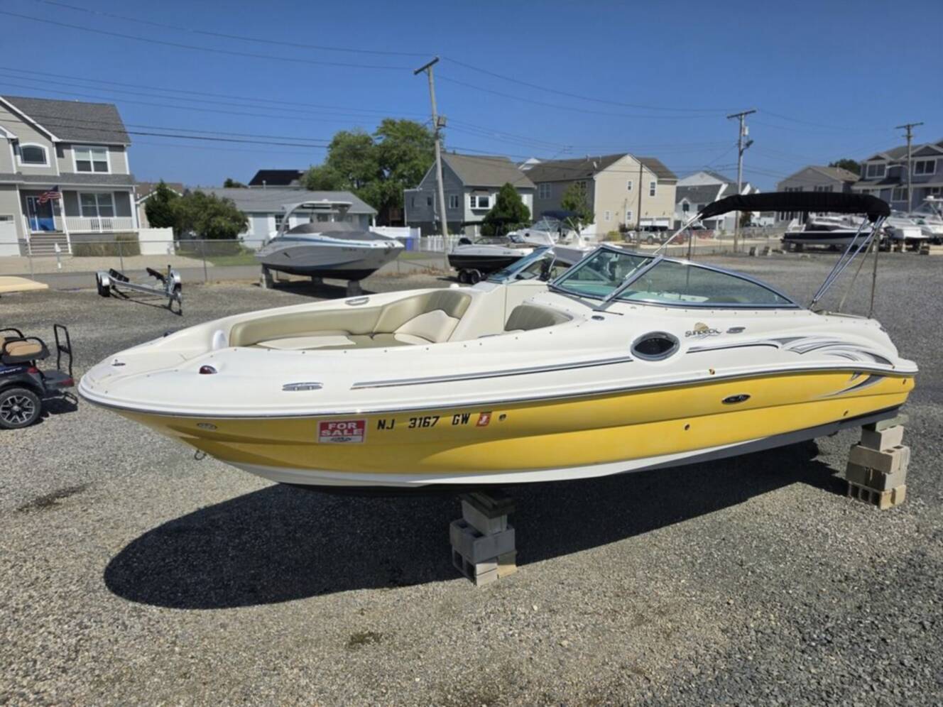 A photo of this 2005 Sea Ray 240 Sundeck