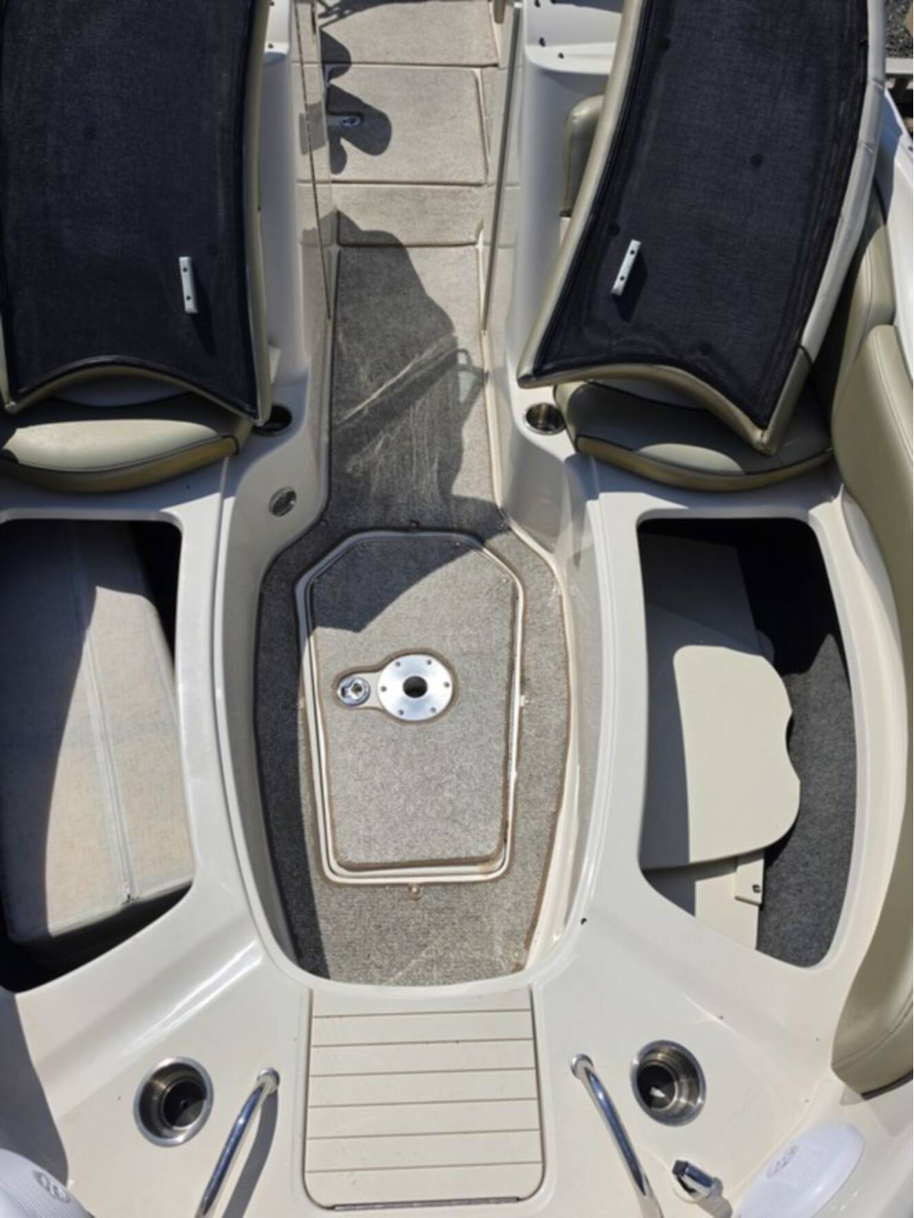 A photo of this 2005 Sea Ray 240 Sundeck