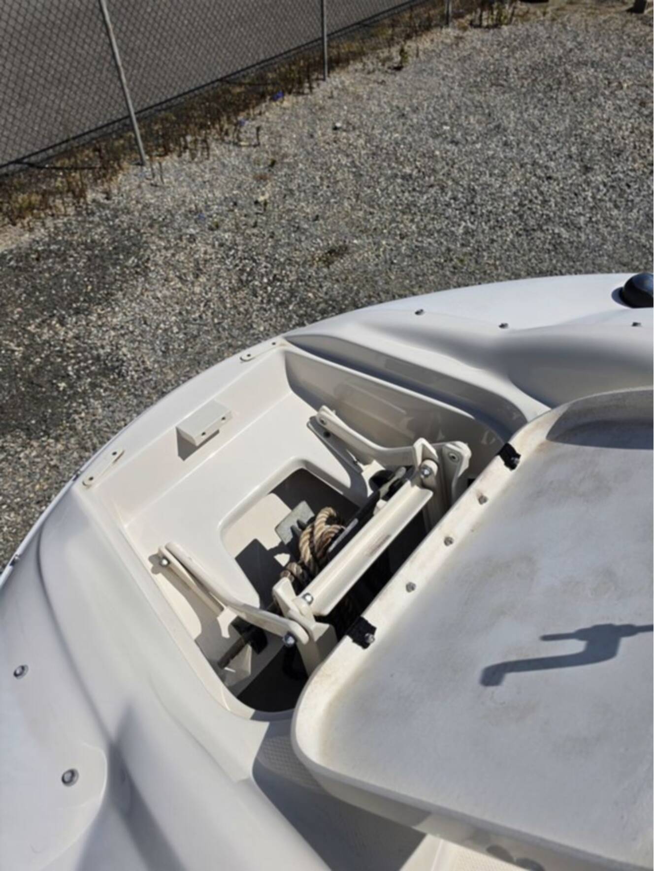 A photo of this 2005 Sea Ray 240 Sundeck