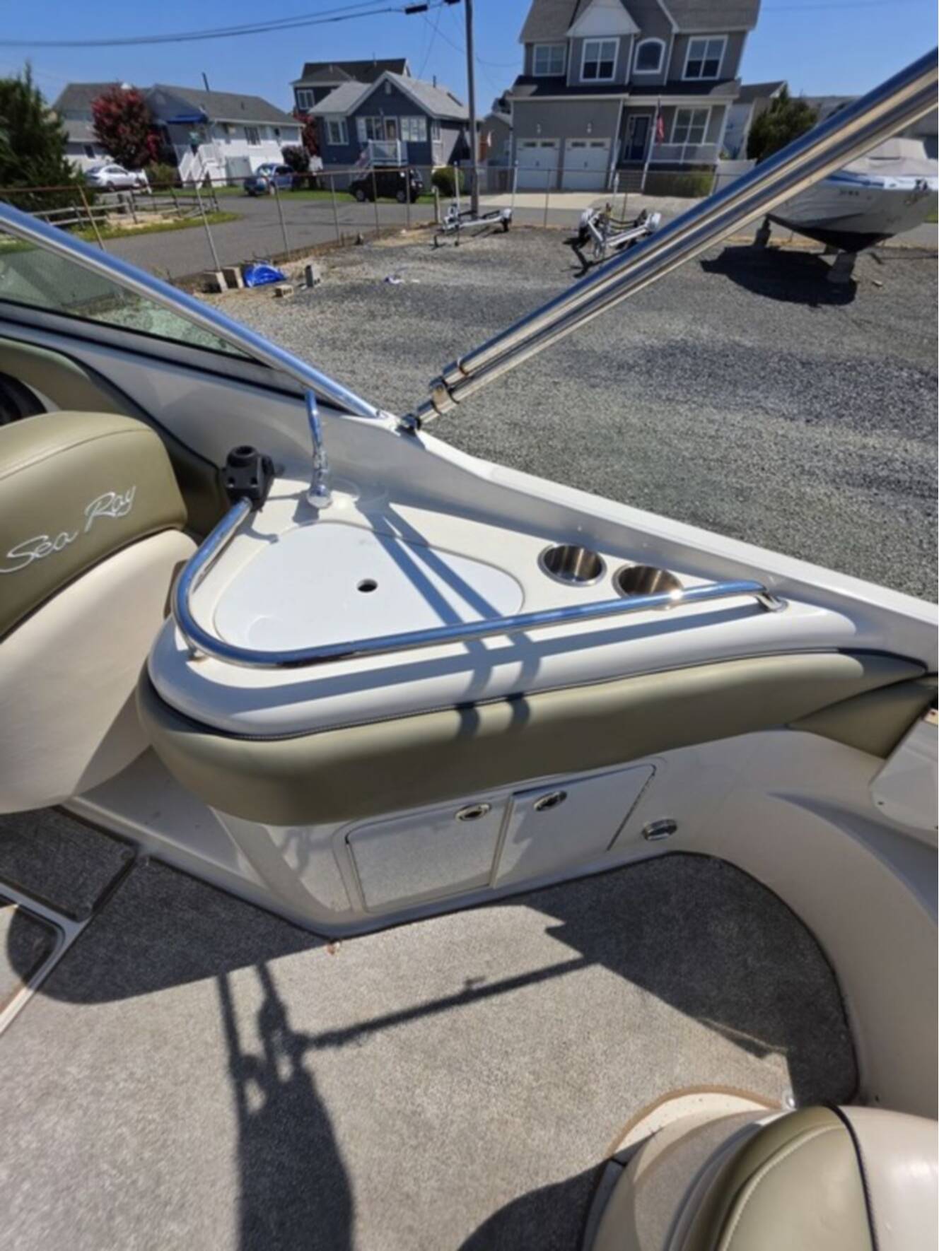 A photo of this 2005 Sea Ray 240 Sundeck