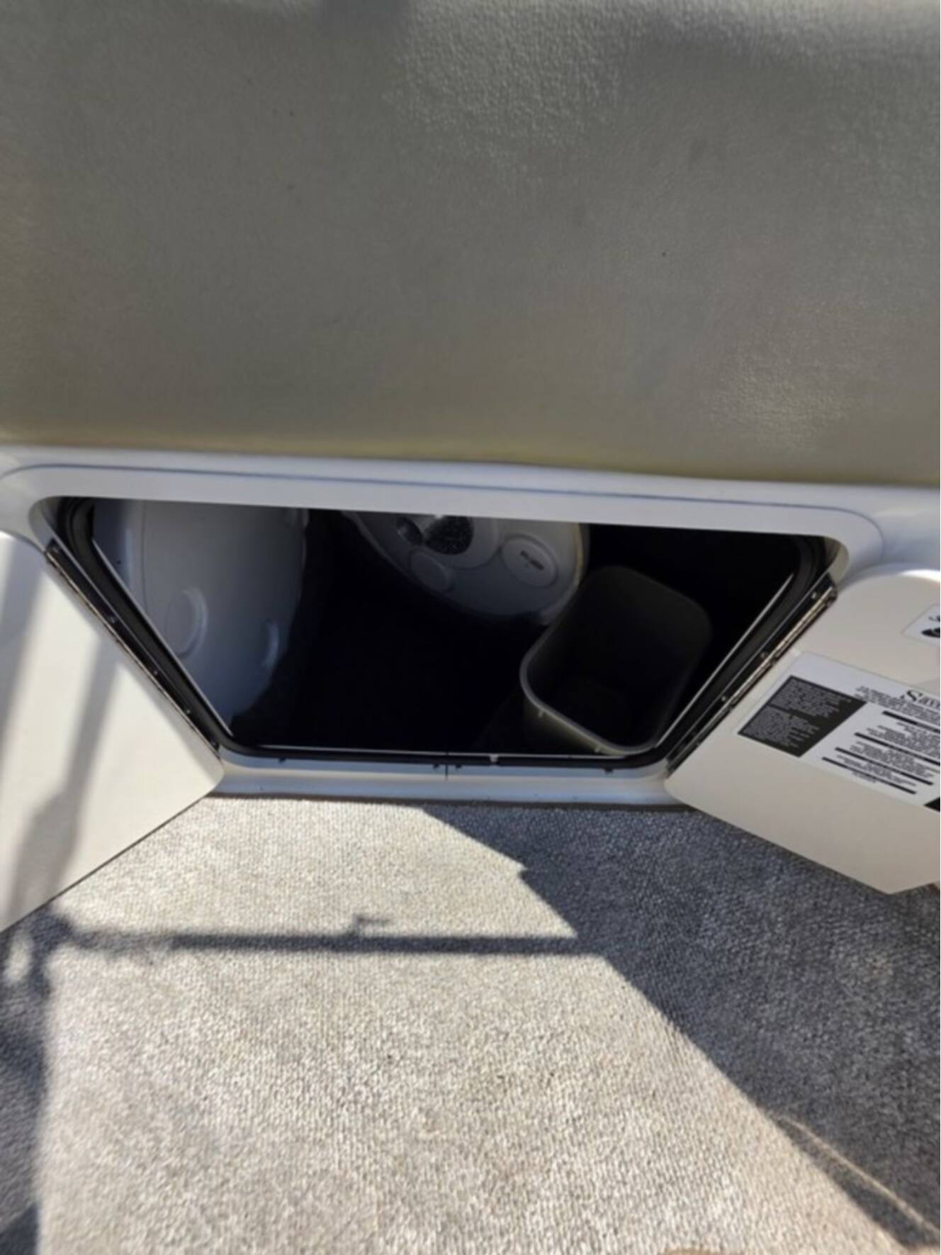 A photo of this 2005 Sea Ray 240 Sundeck