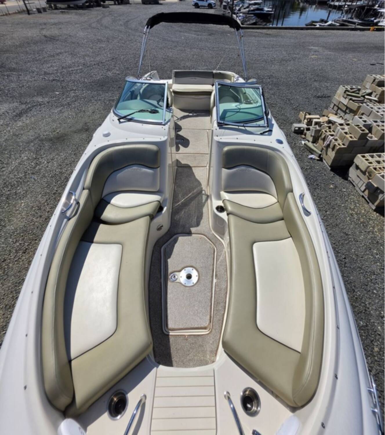 A photo of this 2005 Sea Ray 240 Sundeck
