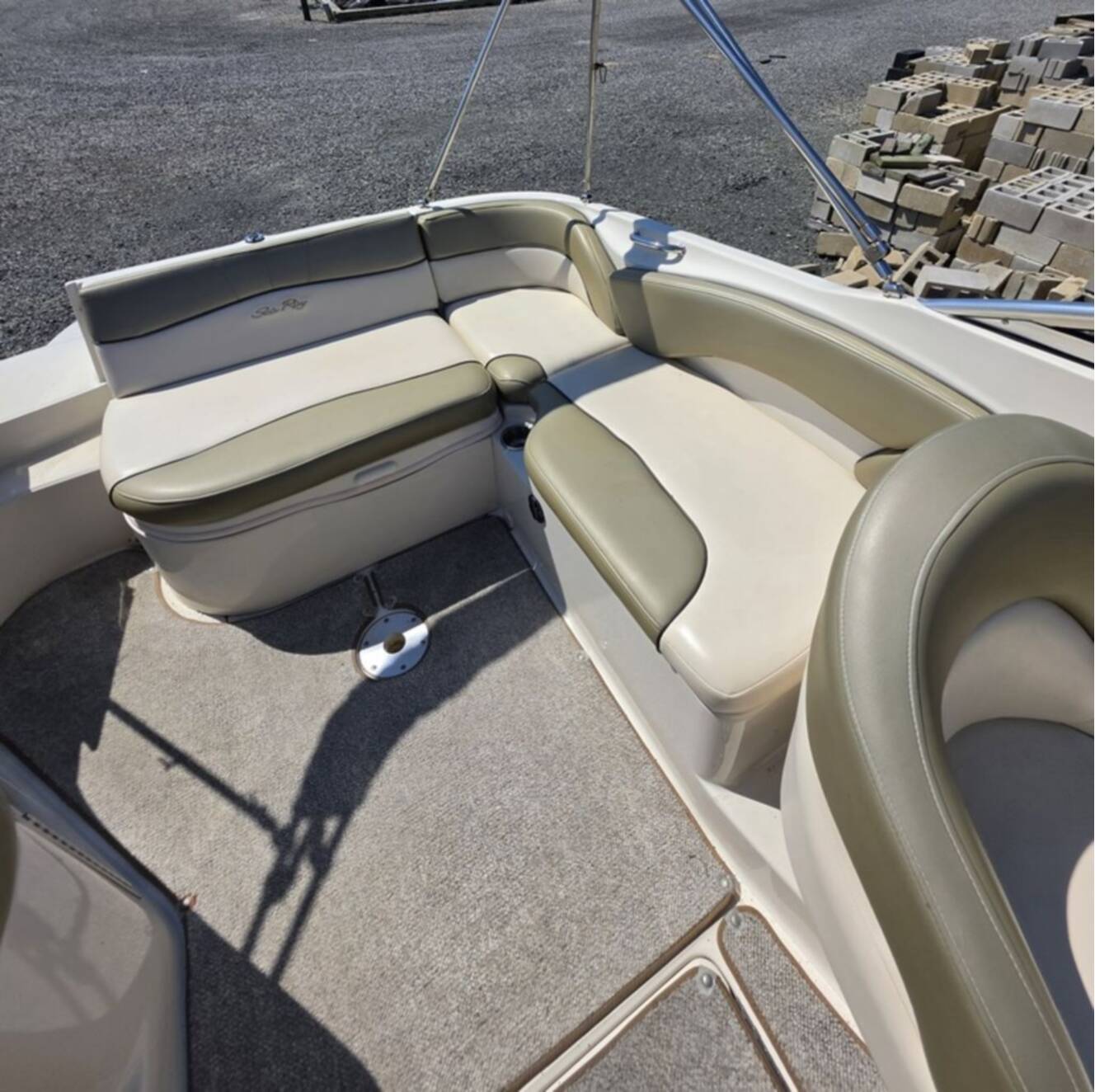 A photo of this 2005 Sea Ray 240 Sundeck