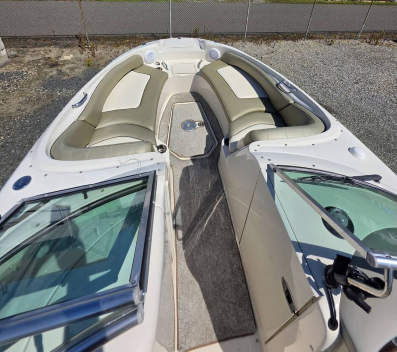 A photo of this 2005 Sea Ray 240 Sundeck