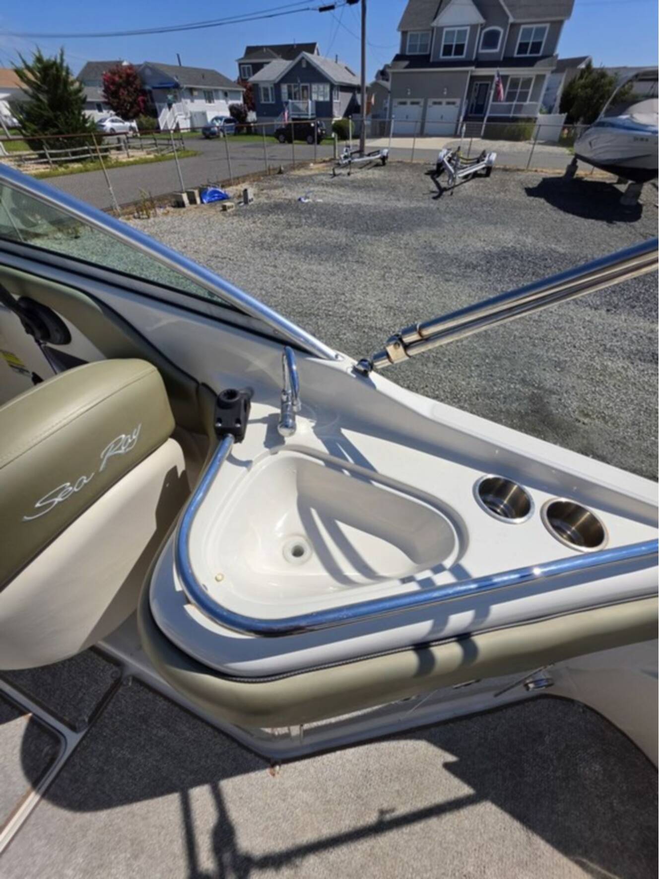 A photo of this 2005 Sea Ray 240 Sundeck