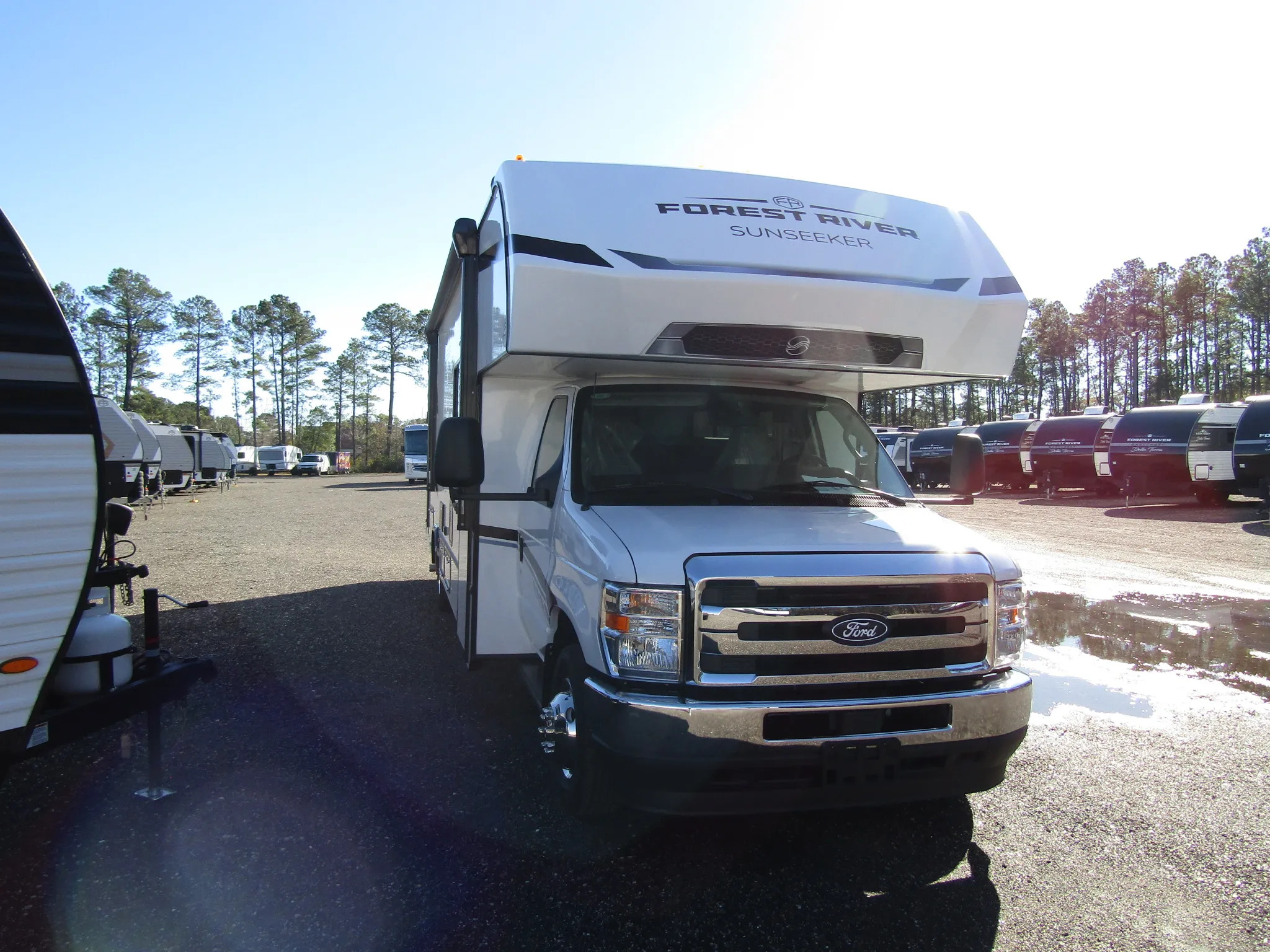 2026 Forest River FOREST RIVER SUNSEEKER 2850SLEF in castle hayne NC