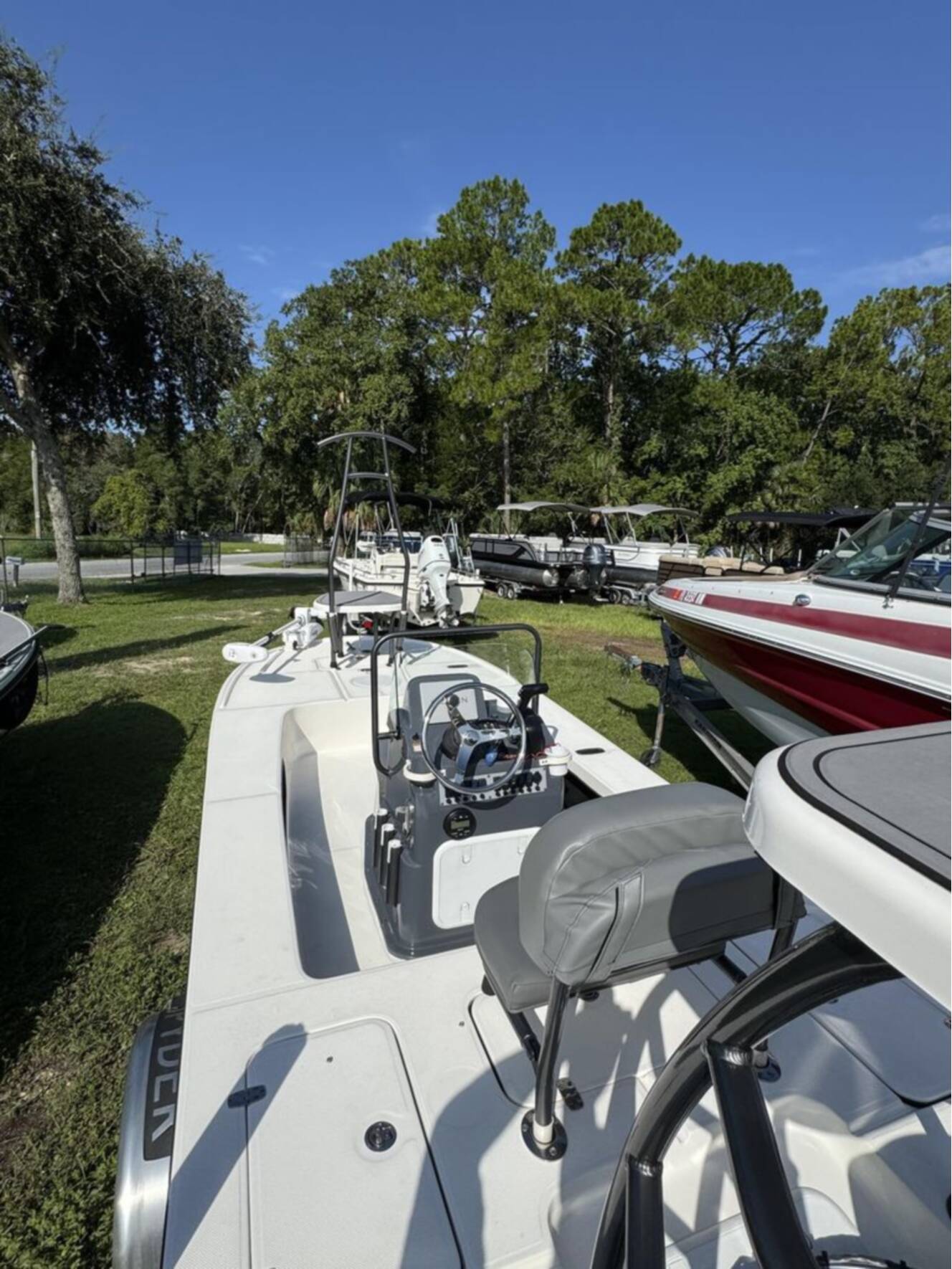A photo of this 2024 Spyder Boats Flicker FX17