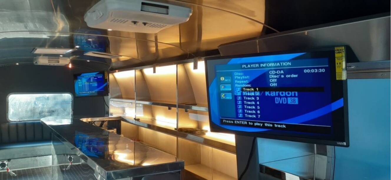 A photo of this 2007 Airstream Classic 34 (Bar & Lounge)
