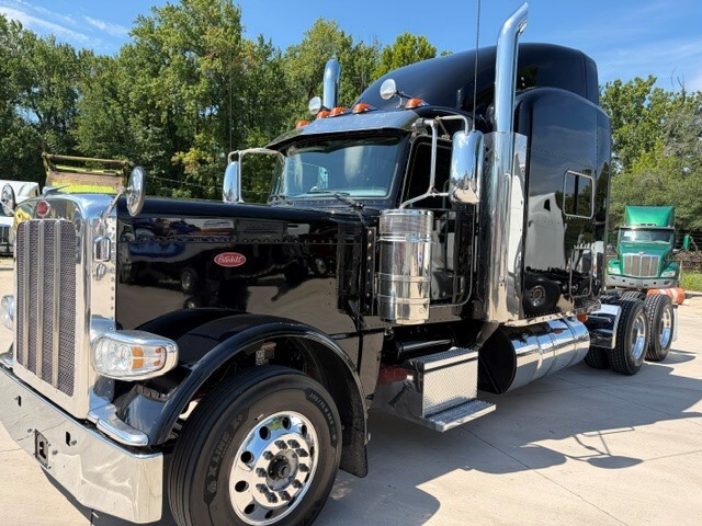 2022 PETERBILT 389 in Greensboro, NC