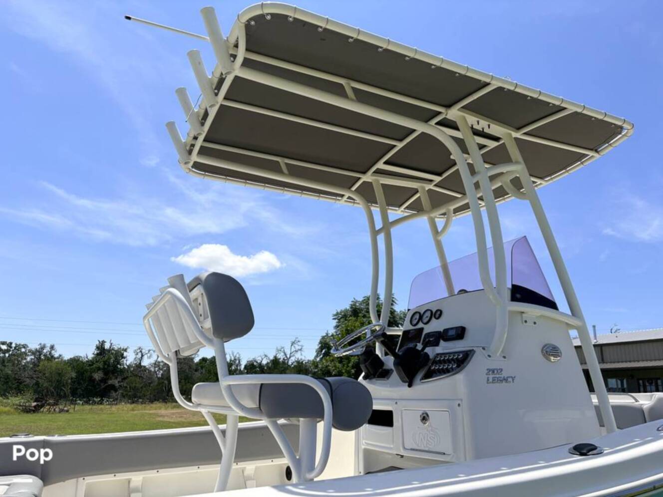 A photo of this 2021 Nauticstar 2102L
