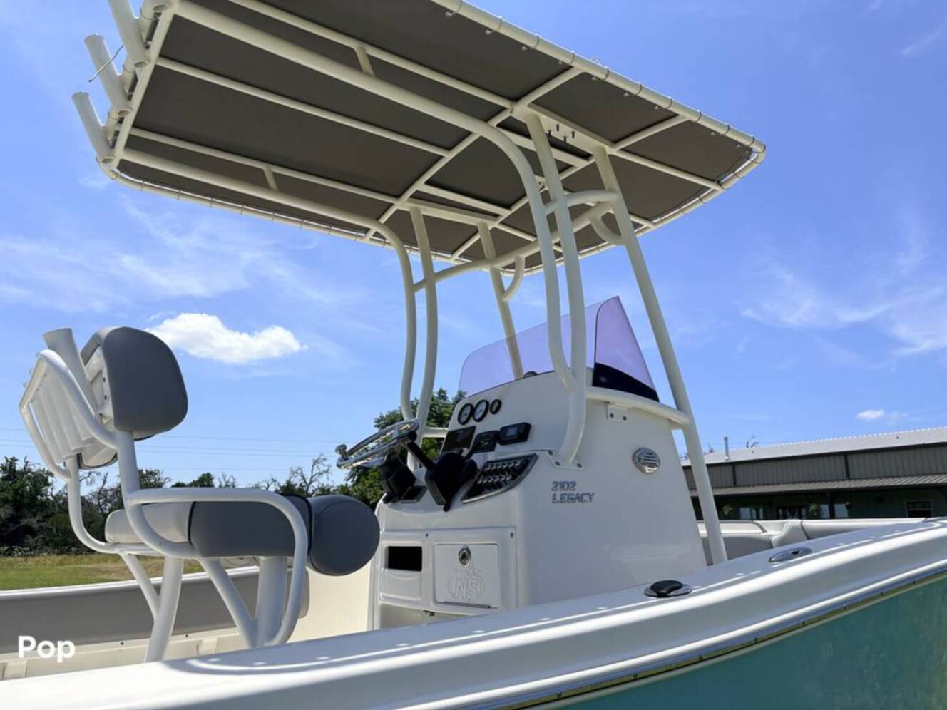 A photo of this 2021 Nauticstar 2102L