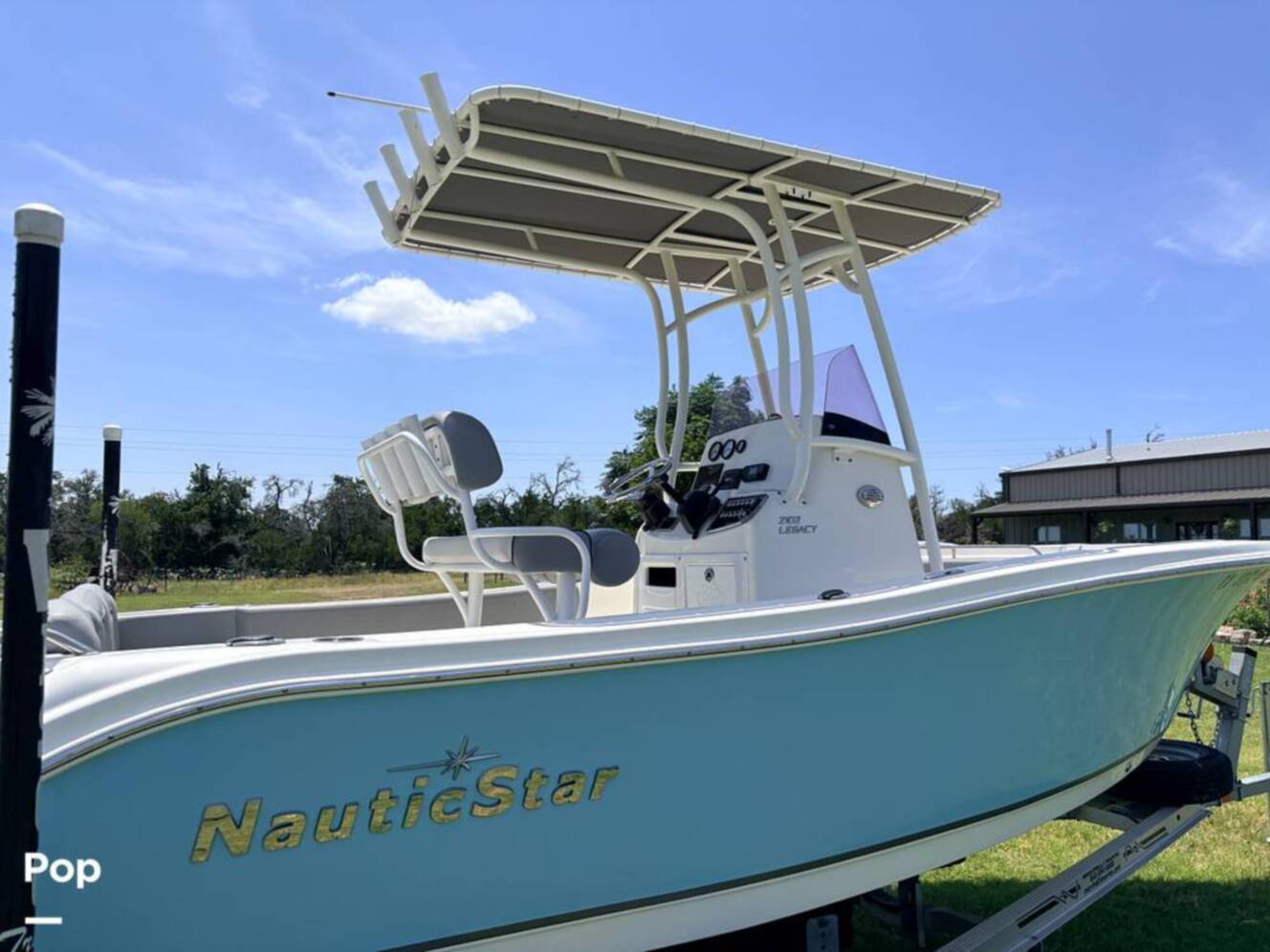 A photo of this 2021 Nauticstar 2102L