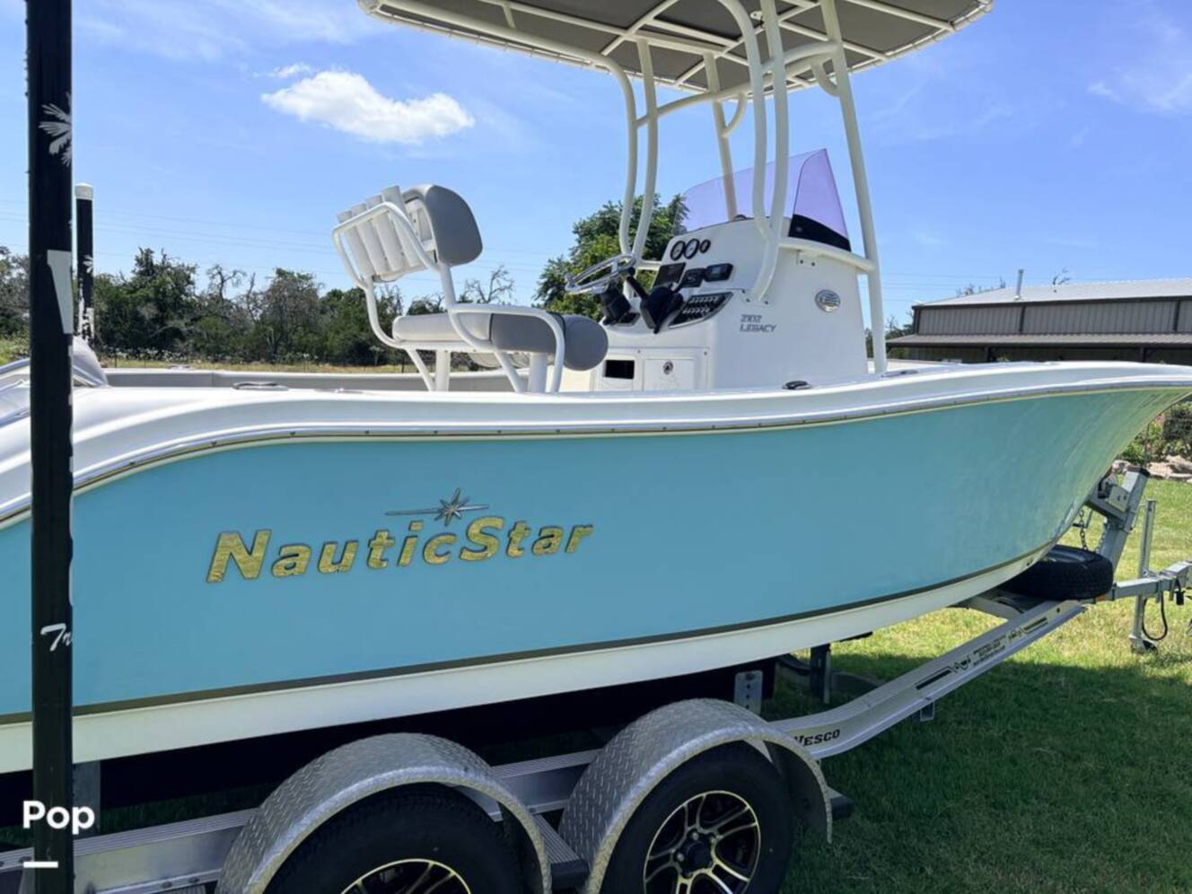 A photo of this 2021 Nauticstar 2102L