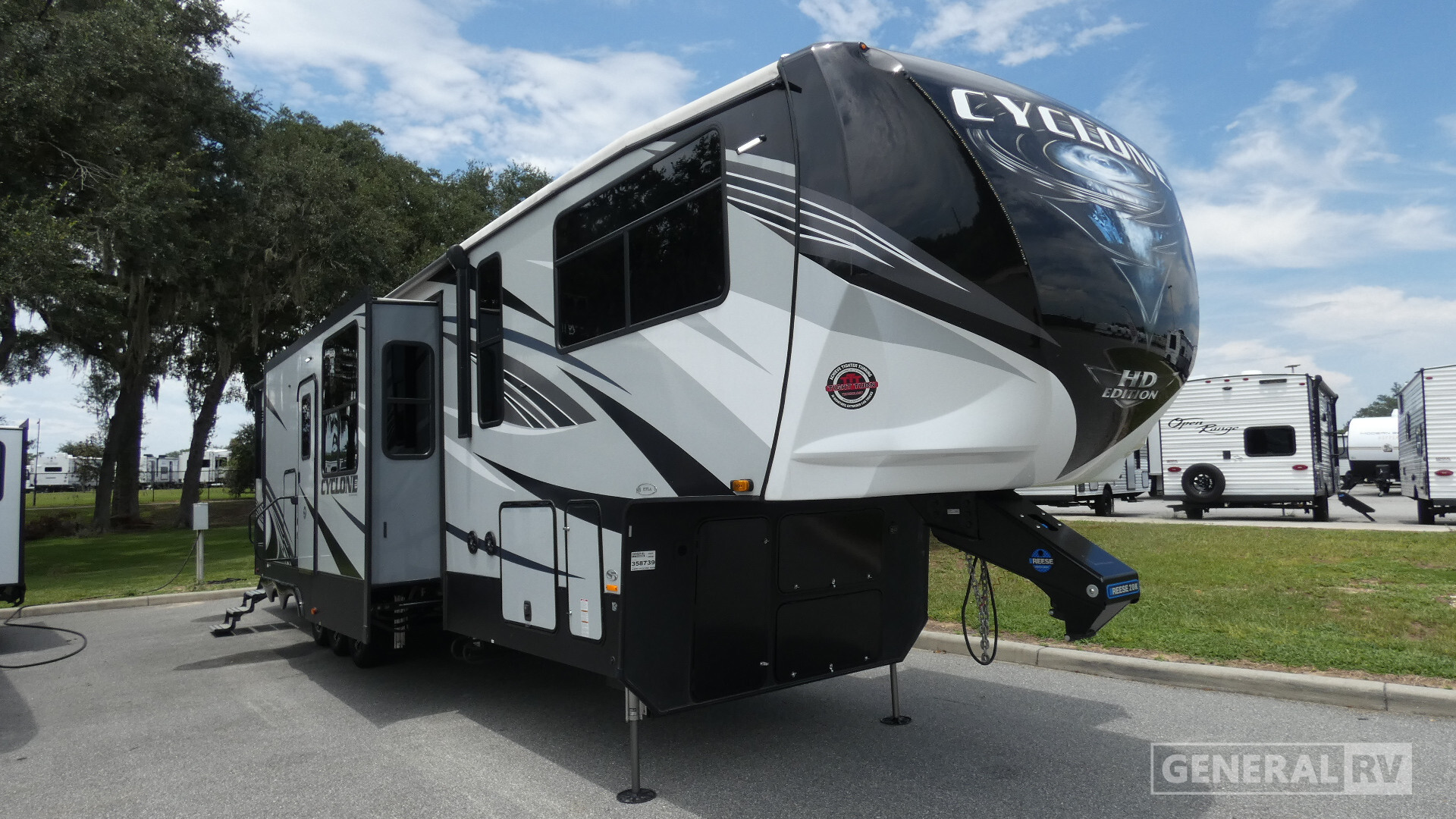 2021 Heartland CYCLONE 4006 in ocala FL
