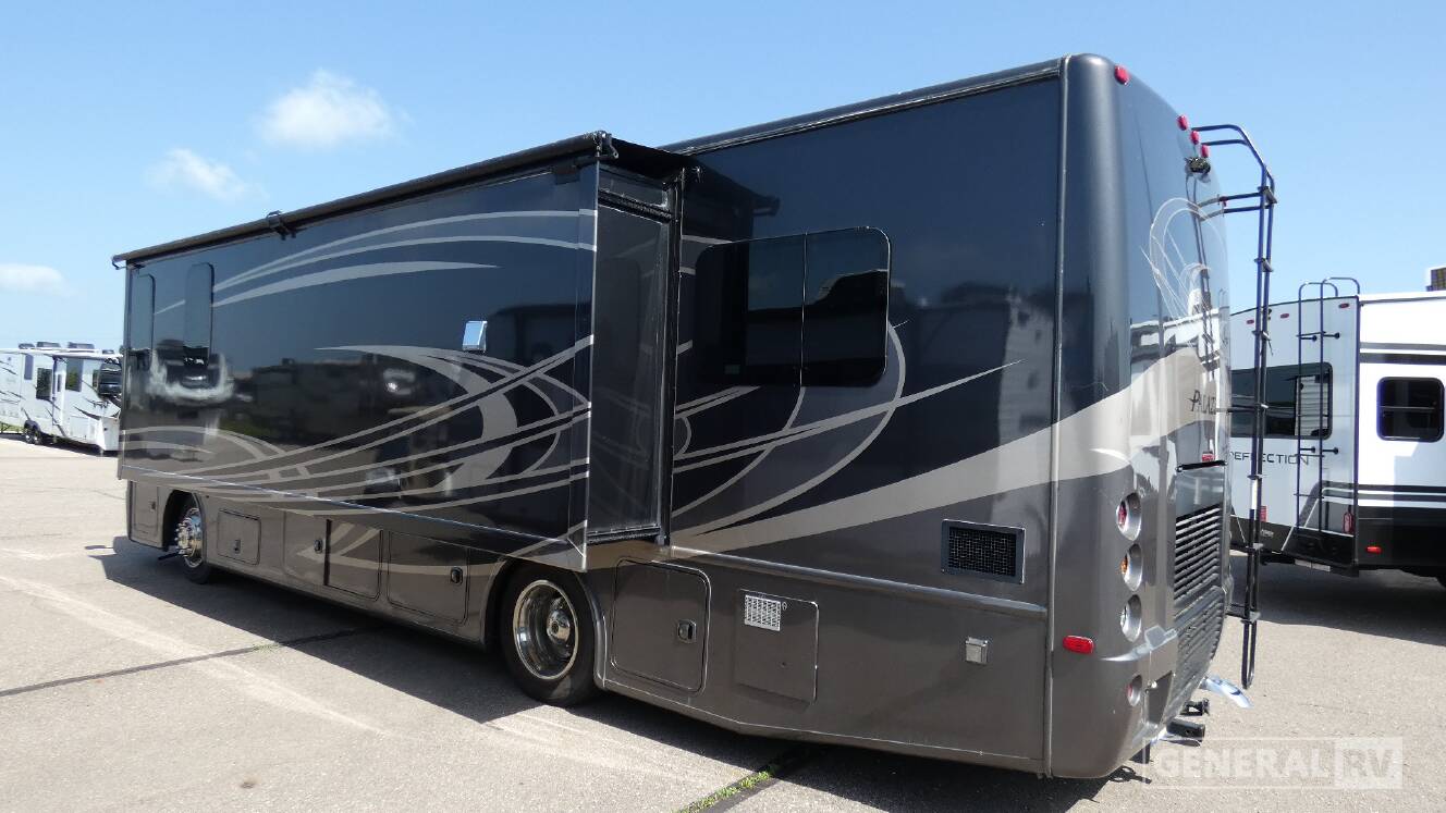 A photo of this 2014 Thor Motor Coach PALAZZO 33.2