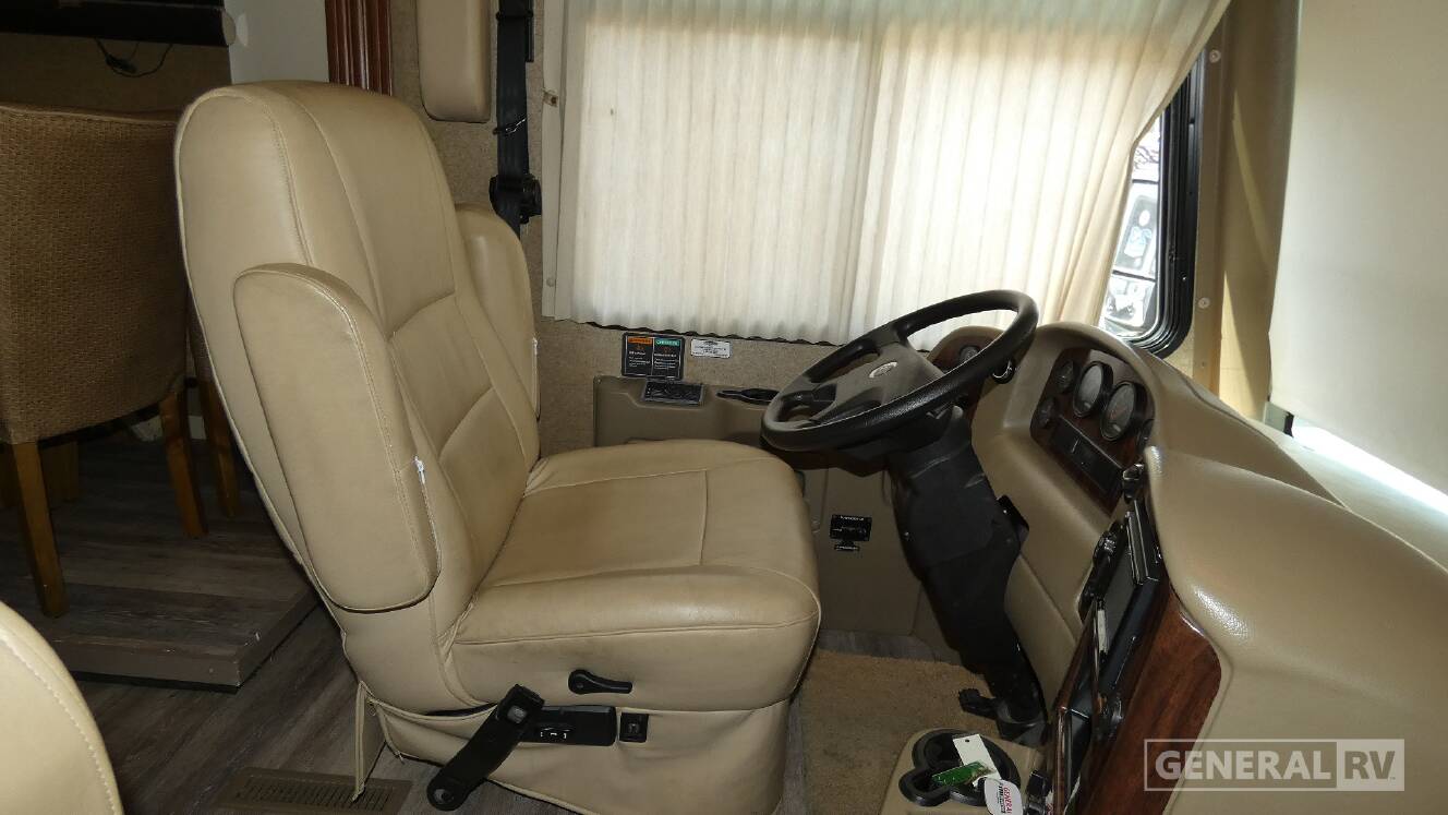 A photo of this 2014 Thor Motor Coach PALAZZO 33.2