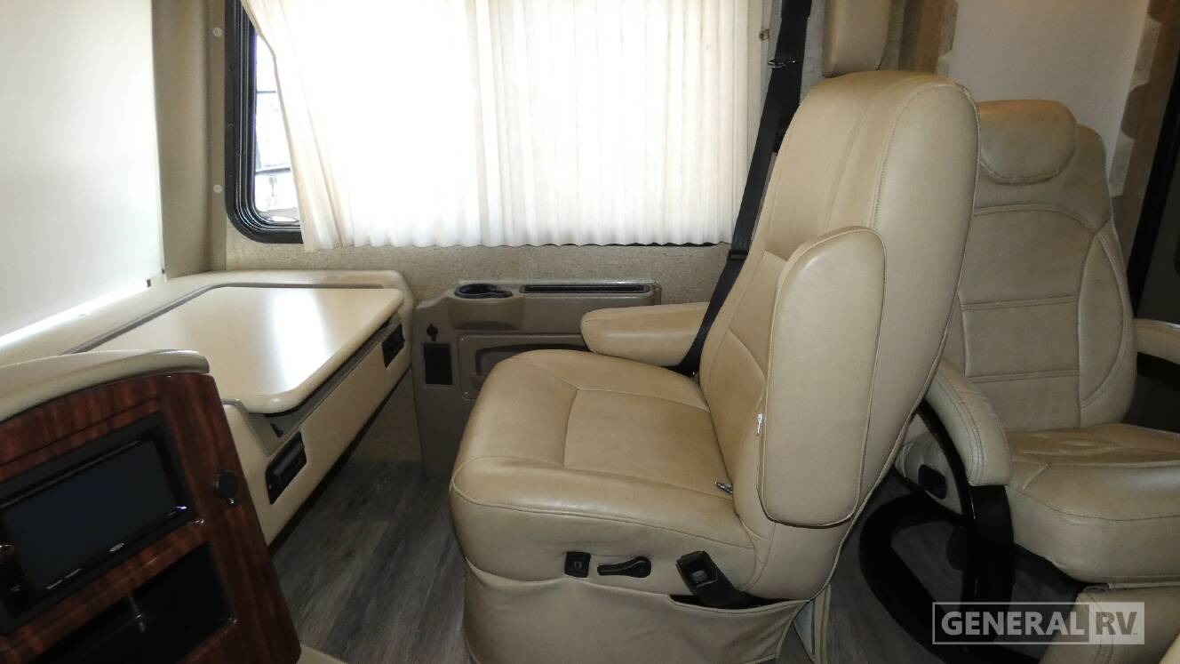 A photo of this 2014 Thor Motor Coach PALAZZO 33.2