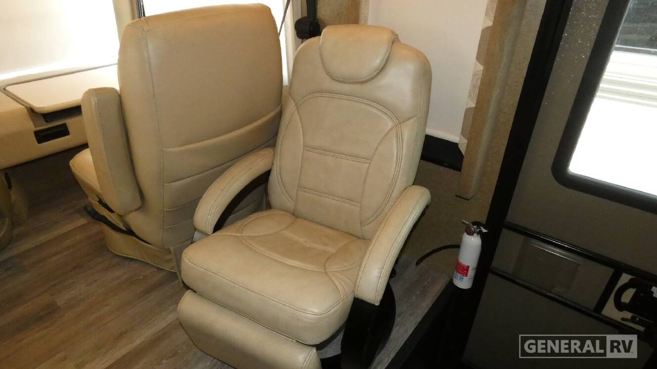 A photo of this 2014 Thor Motor Coach PALAZZO 33.2