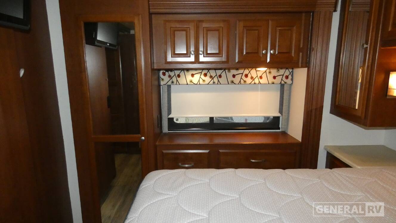 A photo of this 2014 Thor Motor Coach PALAZZO 33.2
